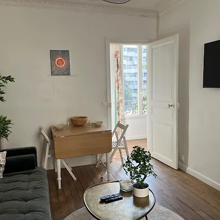 Apartment Cosy In Paris