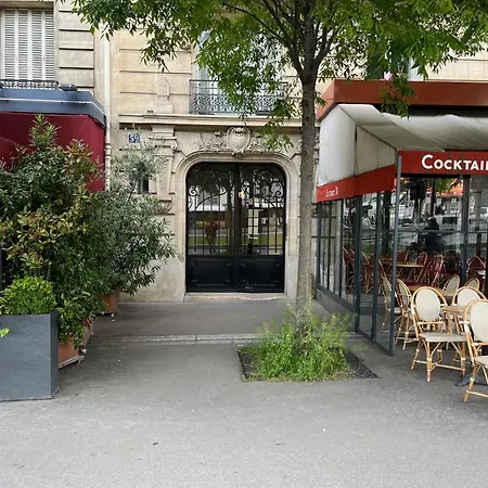 Cosy In Paris